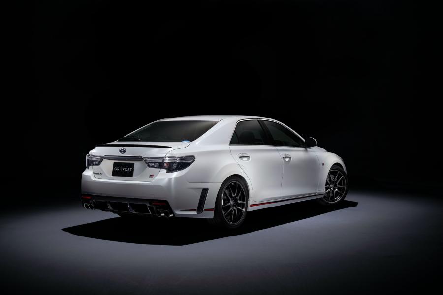  Toyota Mark X GR Sport (GRX130) 2017 года  (фото 2 из 3)
